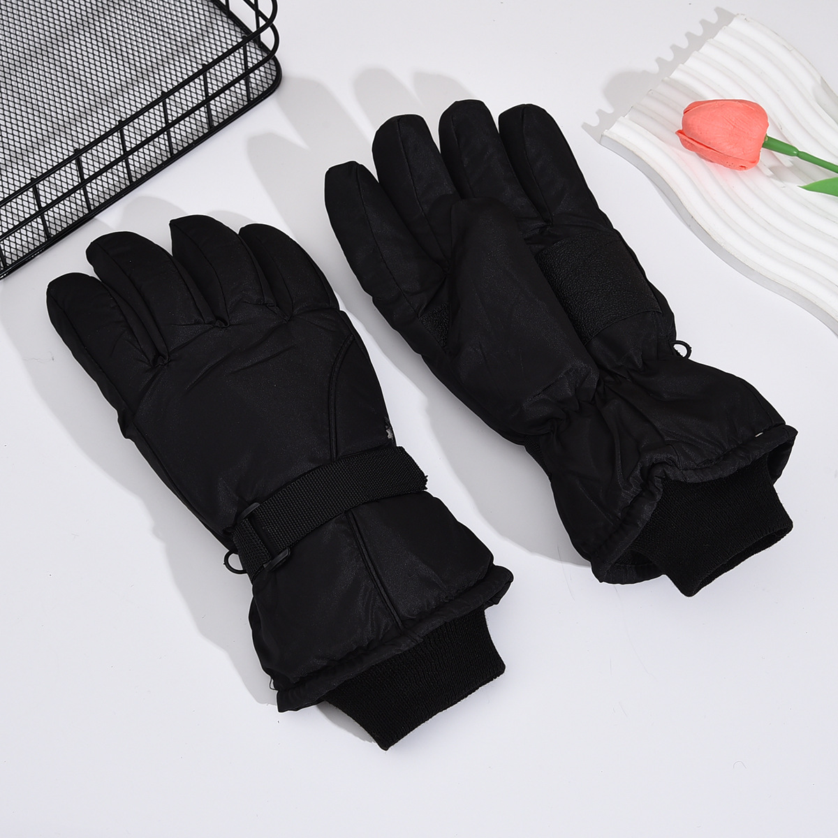 قفازات تزلج أنيقة مقاومة للريا - مراجعة Ski Glove Waterproof وسعره